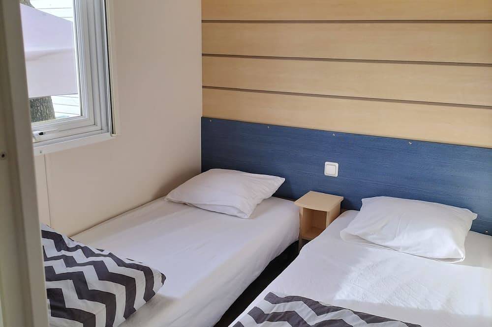 Vacances Entre Mer Et Nature Charmant Mobilhome lle Oléron, 3ch. 150M de l'océan in La Cotinière, Saint-Pierre-d'Oléron