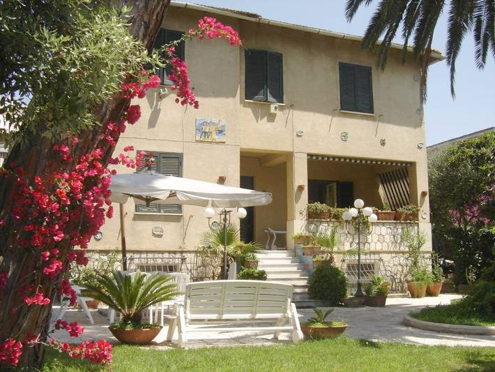 Bed and Breakfast für 3 Personen, mit Whirlpool und Terrasse sowie Garten - 1