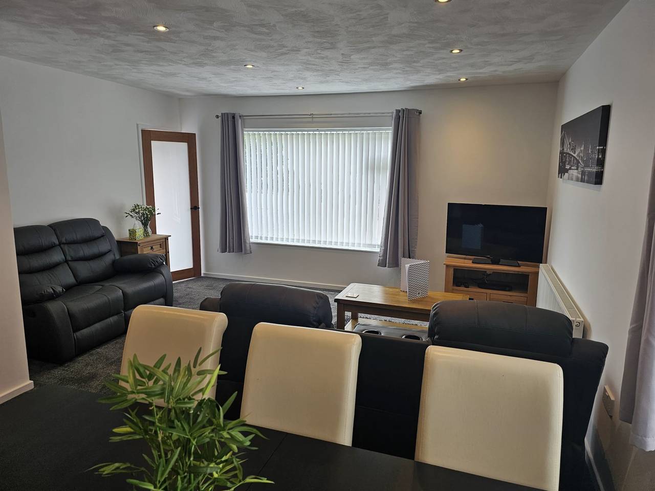 3-Beds, Sleeps 6 Walking distance to Castle & Town in Abergele, Conwy region