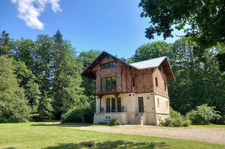 Location de vacances pour 10 personnes, avec jardin et jacuzzi à Betz