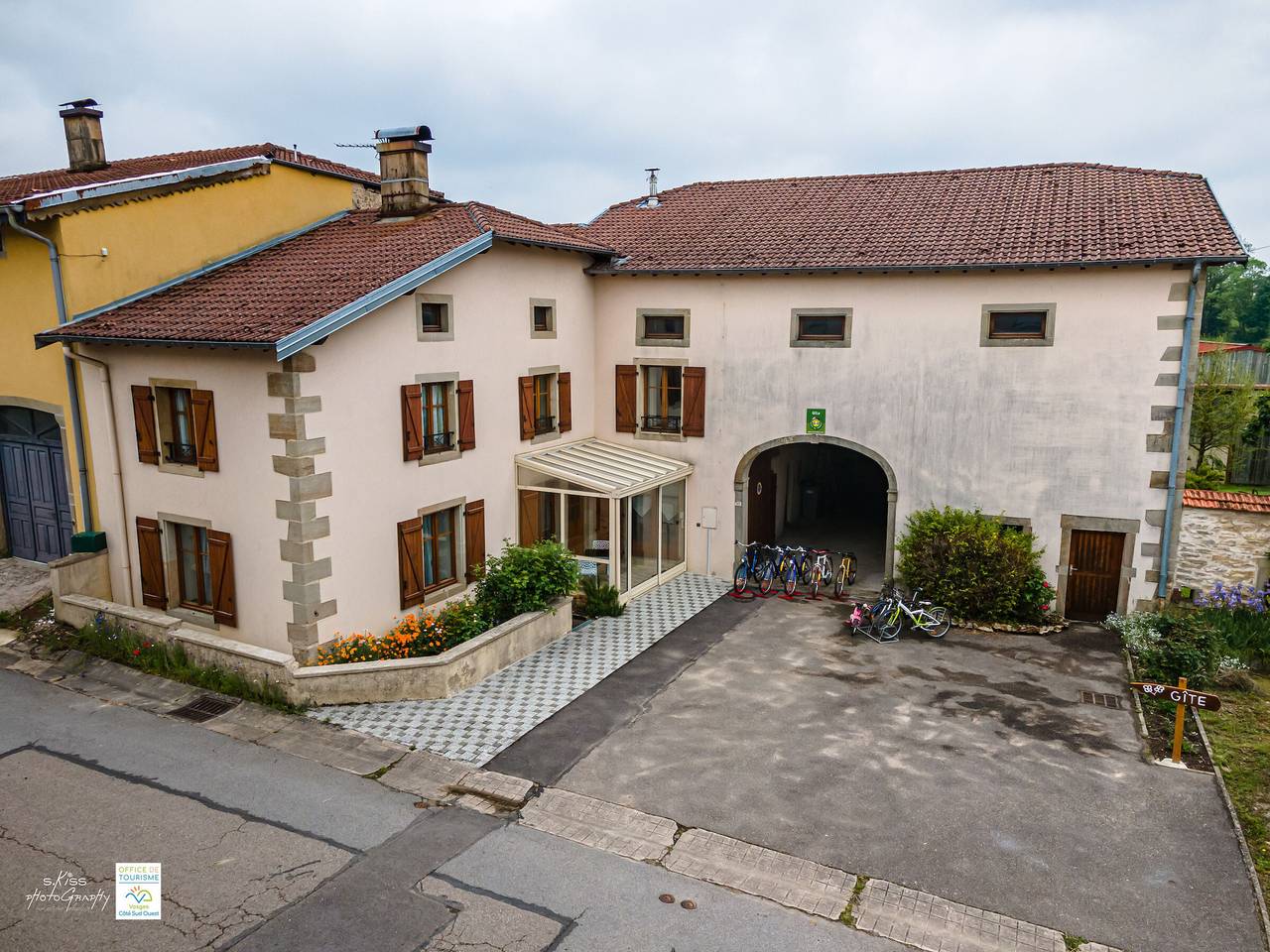 Maison familiale avec cheminée, jardin et Wifi à Esley, Vosges in Esley, Neufchâteau