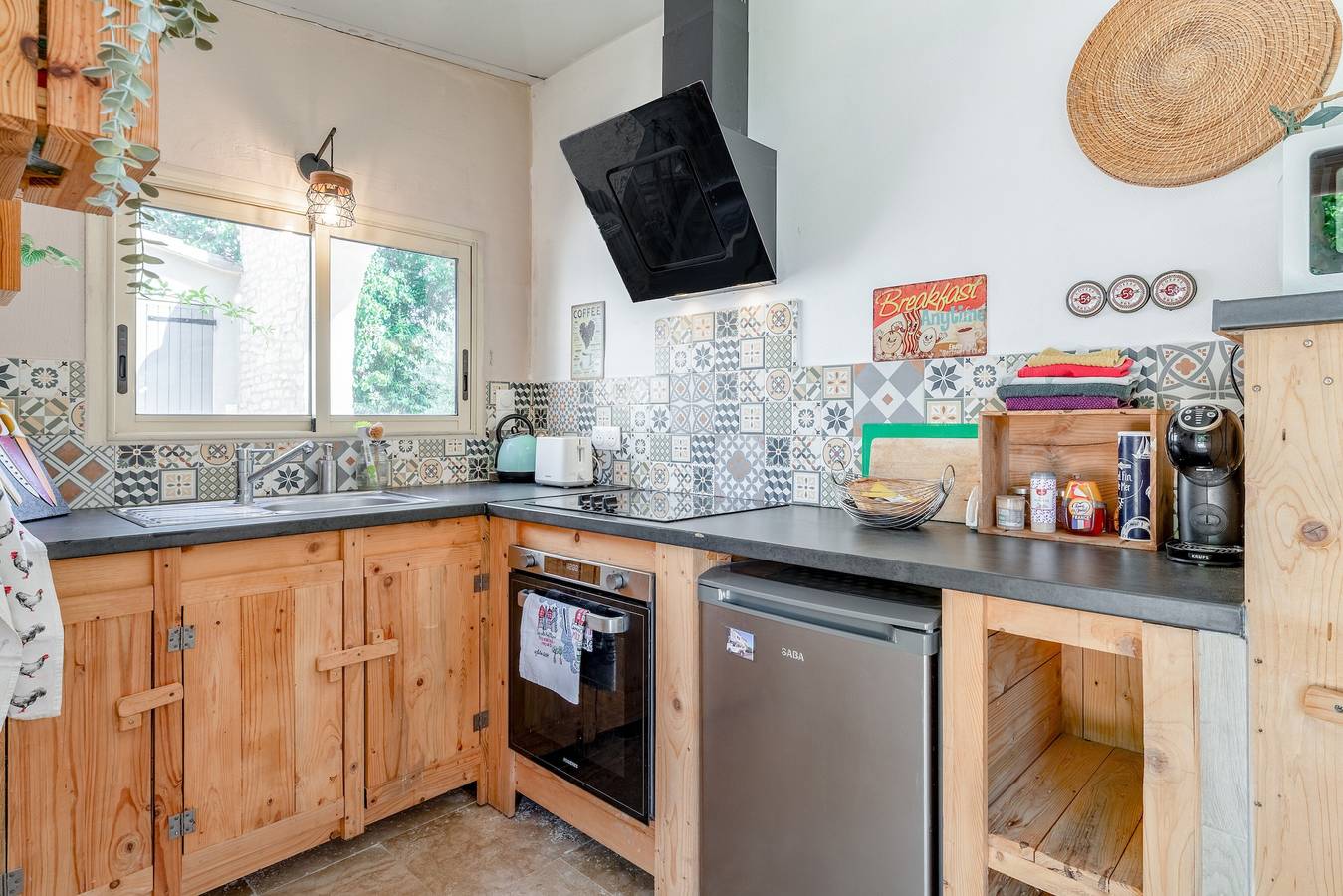 Cottage 'La Miougrano' mit privater Terrasse, Wlan und Klimaanlage in Plan-d'Orgon, Arles und Umgebung