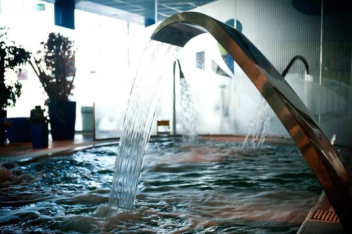 Hôtel pour 10 personnes, avec terrasse et piscine ainsi que jacuzzi et sauna à Torrelavega - 2