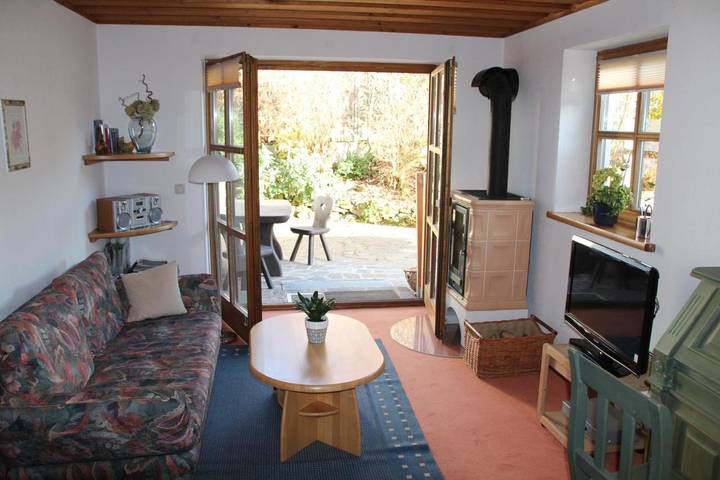 Ferienwohnung für 2 Personen, mit Terrasse und Garten sowie Ausblick