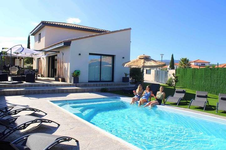 Maison de vacances pour 9 personnes, avec terrasse à Millas