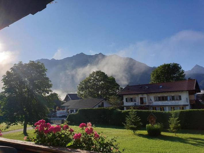 Ferienwohnung für 2 Personen, mit Balkon und Terrasse sowie Garten und Ausblick in Krün - 4