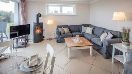 Ferienhaus mit Meerblick für 4 Personen, mit Garten und Sauna sowie Whirlpool in Schashagen