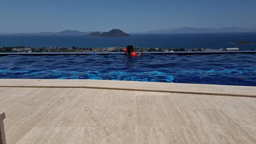 Villa für 10 Personen, mit Pool und Ausblick sowie Terrasse - 1