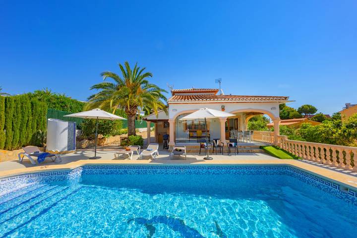 Villa pour 6 personnes, avec Terrasse et Jardin