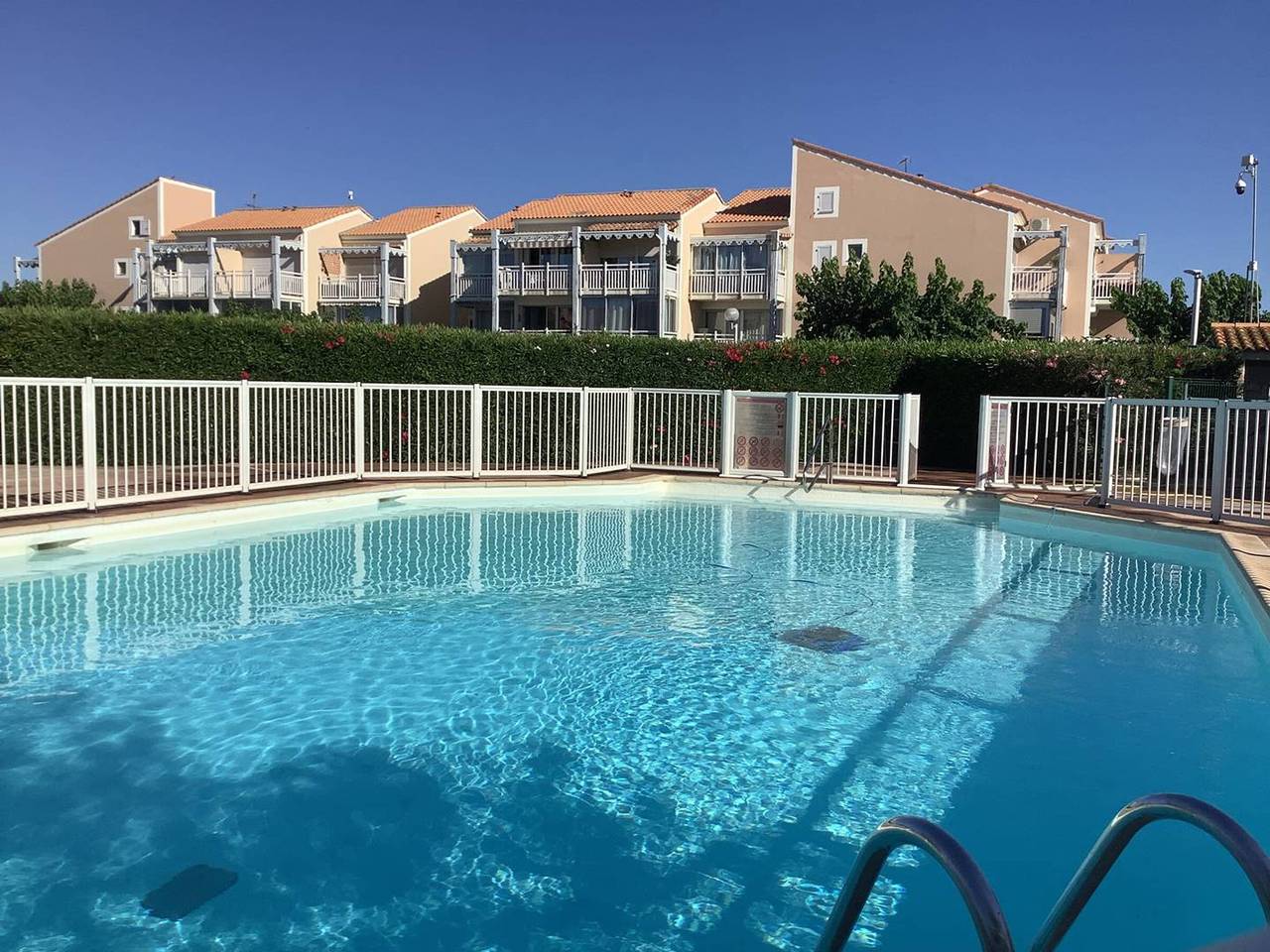 Ganze Wohnung, Superbe F3 mezzanine avec piscine, climatisation et parking sécurisé, à 2 pas de la plage in Palavas-les-Flots, Mittelmeerküste (Frankreich)
