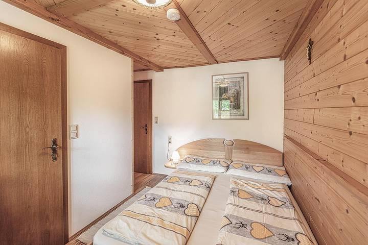 Double room, shower, toilet, no smoker in Landl, Gesäuse