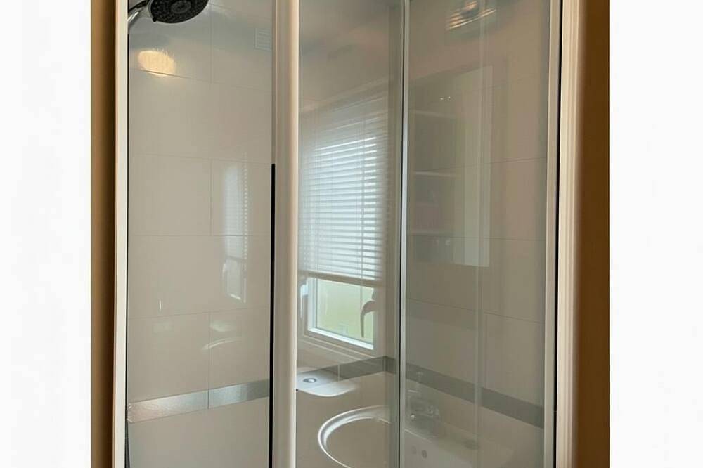 Comfortable 3-Bed Caravan - Combe Haven in Hastings, East Sussex