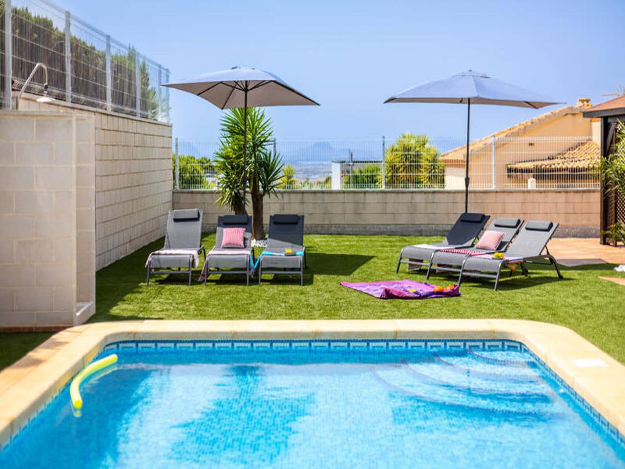 Apartamento entero, Villa en Busot con piscina privada in Busot, Costa Blanca