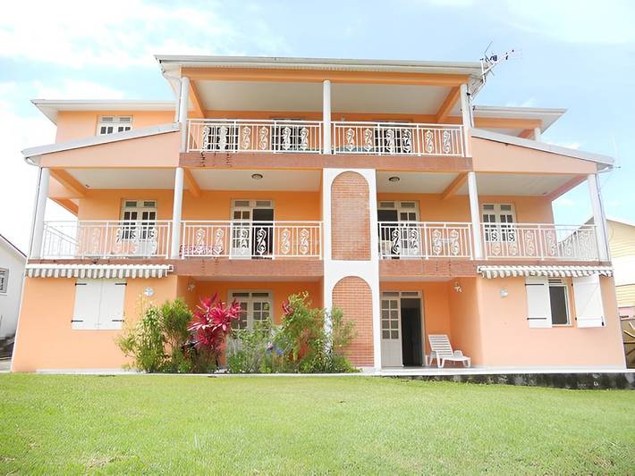Gîte pour 12 personnes, avec jardin et balcon à Sainte-Anne (Martinique)
