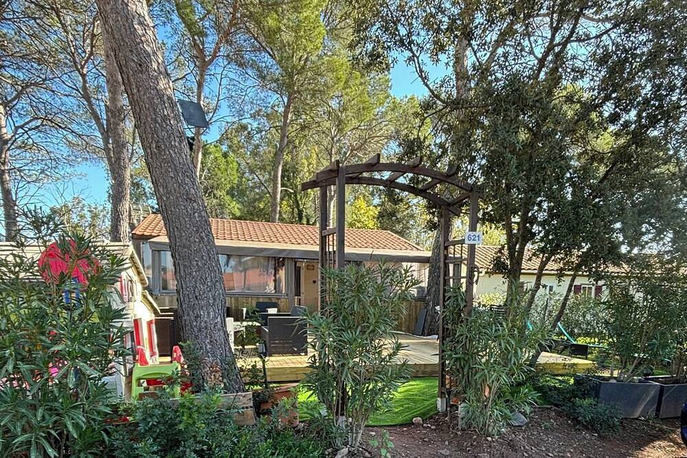 Location  Chalet Camping 5 Étoiles⭐️ Oasis Village Parc Montana prés Frejus Var in Puget-sur-Argens, Côte méditerranéenne (France)