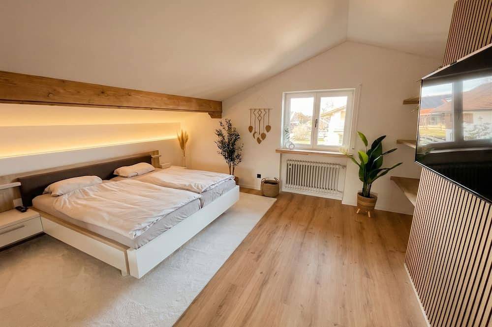 Ganze Wohnung, Scandinavian Alpine Lodge – stilvoll & ruhig in Top-Lage nahe Tegernsee in Reichersbeuern, Bayerische Alpen