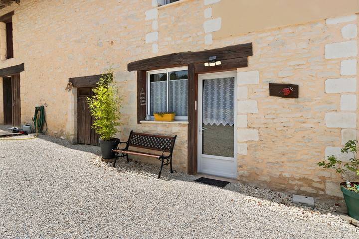 'Gite Cosy En Pierres Apparentes' House with Private Pool, Private Terrace & Shared Garden in Fossemagne, Périgord Noir