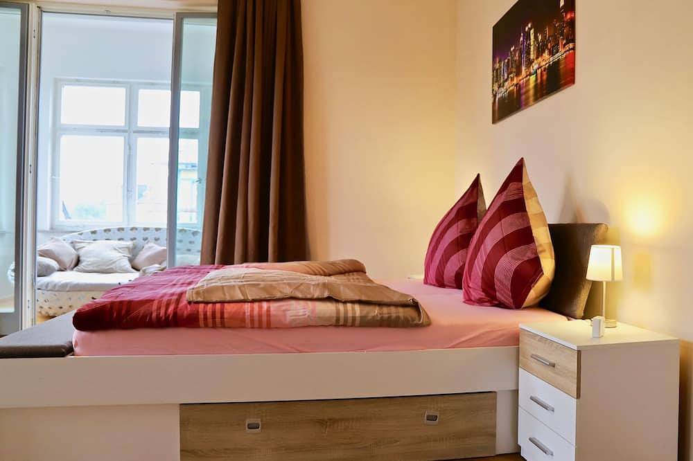Apartamento entero, Apartamento con unos 200 metros cuadrados, 5 dormitorios, máx. 12 personas in Loschwitz, Dresde