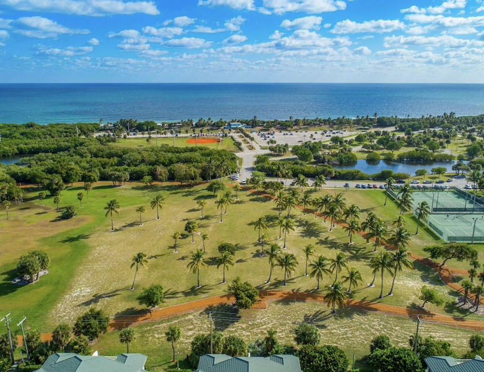 Ganze Wohnung, Beautiful Jupiter 3/2.5 + Loft Condo only steps from the beach on Carlin Park! in Jupiter, Palm Beach County