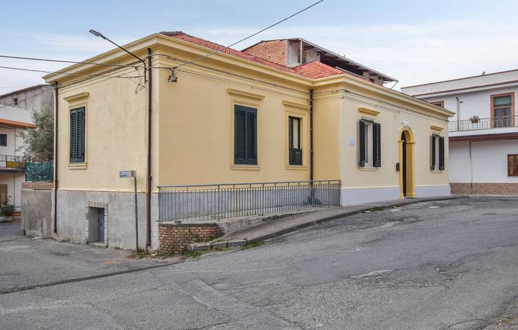 Casa vacanza per 8 persone, con Giardino a Melito di Porto Salvo