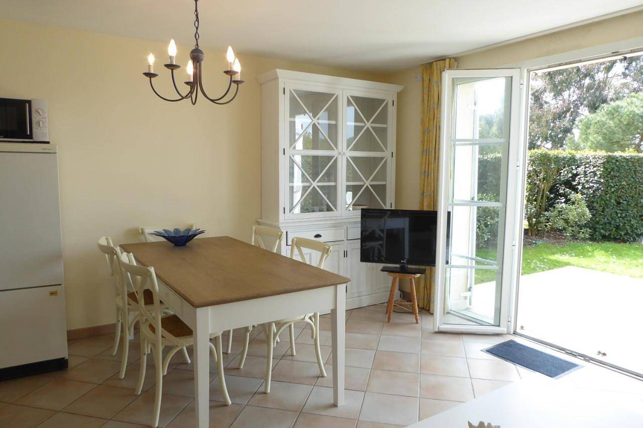 Ref 056 Maison T3 pour quatre personnes avec terrasse vue port Crouesty Arzon in Kerjouanno, Arzon