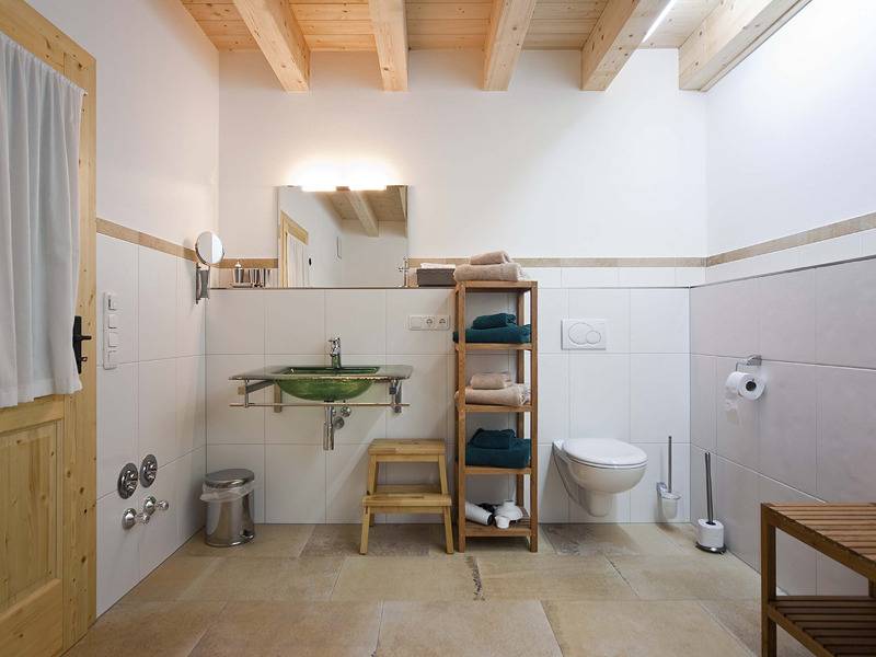 Marchlhof Urlaub auf dem Bauernhof - Katzwies Baubiologische 100 qm Ferienwohnung, 2 Schlafzimmer, Rollstuhlgerecht in Aschau im Chiemgau, Chiemsee