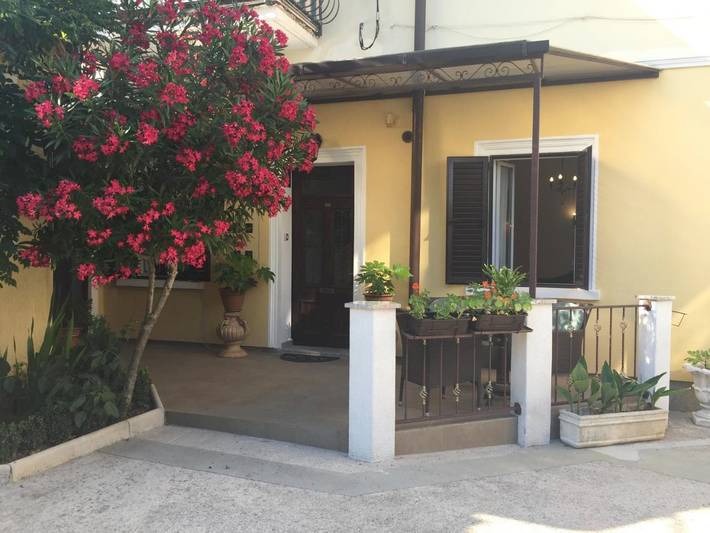 Maison d’hôte pour 2 personnes, avec terrasse et jardin dans Grad Opatija