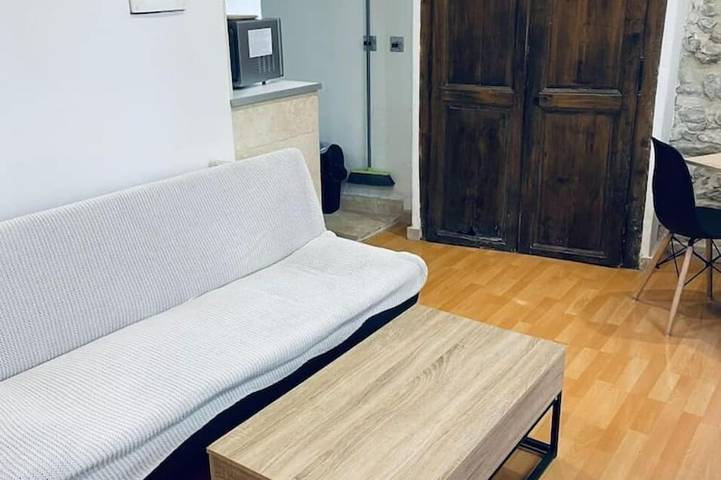 Appartement entier, Nouveau Logement nucléaire & tourisme in Pont-Saint-Esprit, Région de Nîmes
