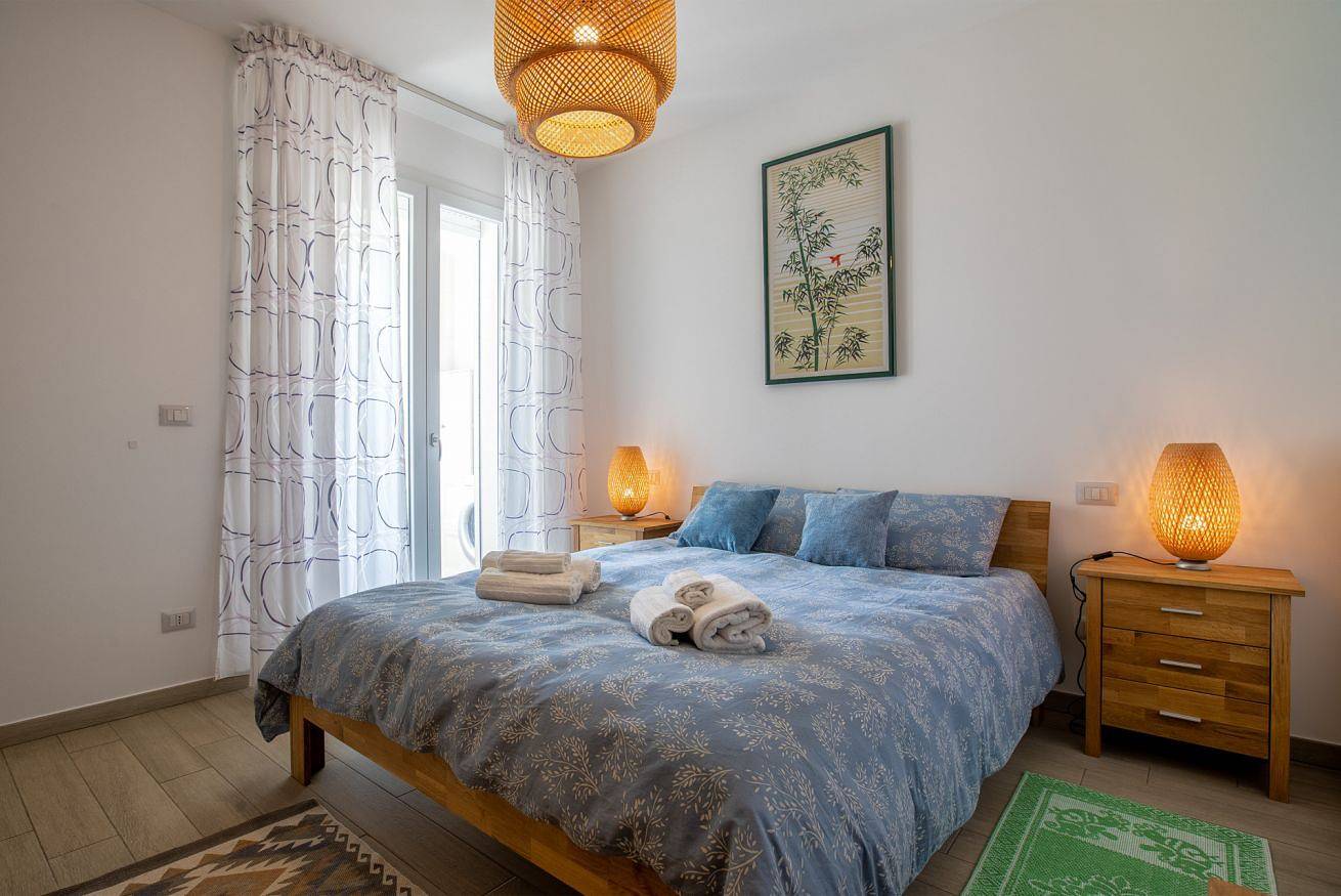 Hel leilighet, Casa Eolo. Apartment with terrace and private box in La Pietraia, Alghero