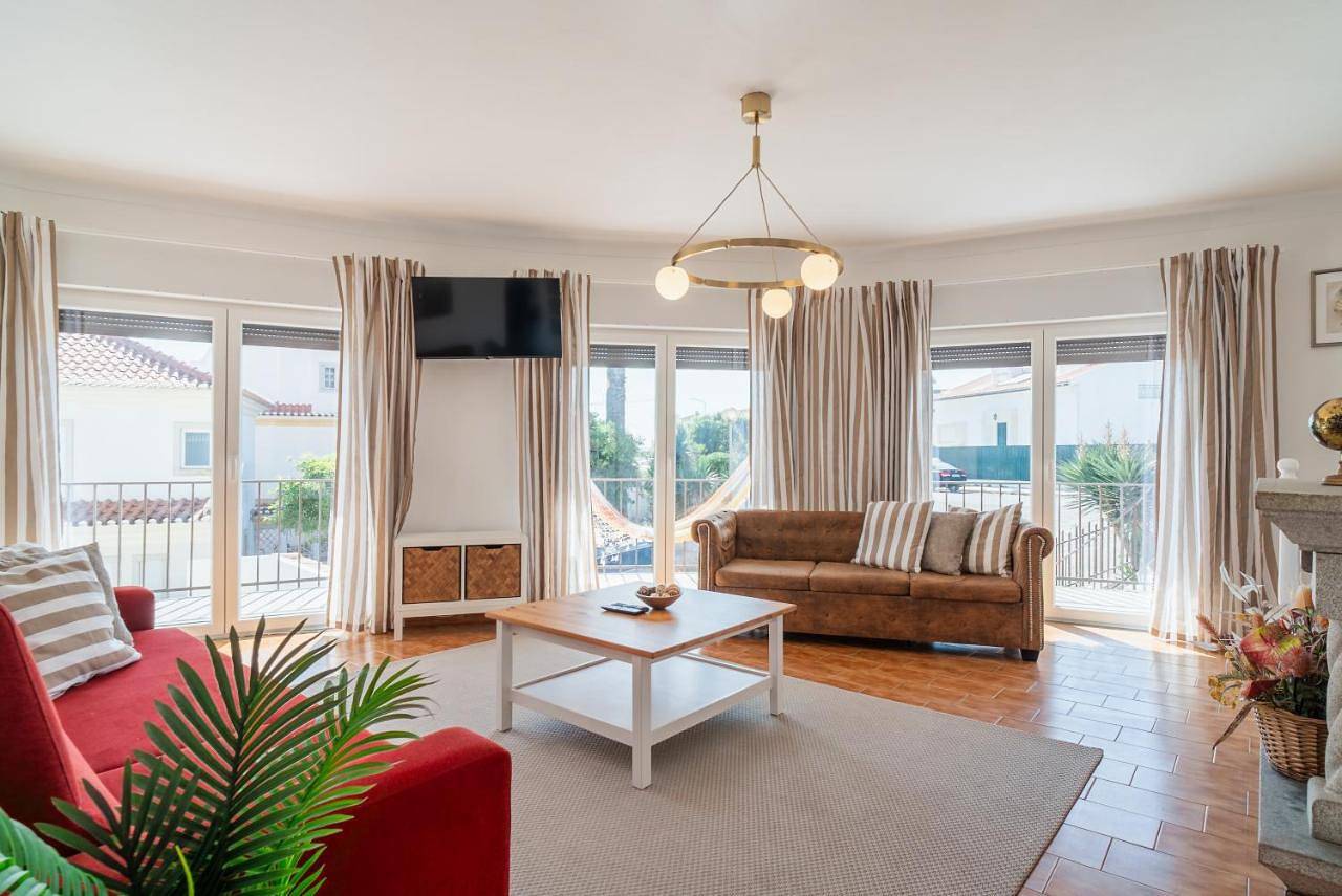 Matias Beach House in Praia da Areia Branca, Lourinhã