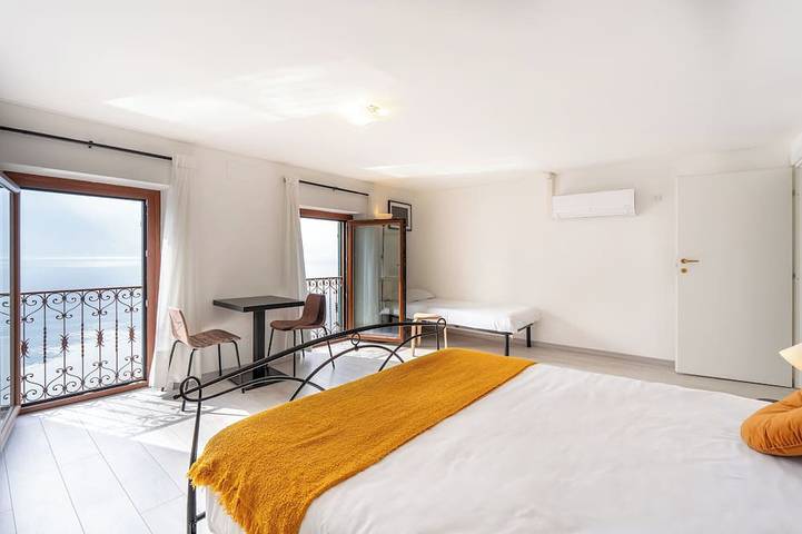 Appartamento intero, La Sentinella - Lake View & Panoramic Terrace in San Mamete, Valsolda