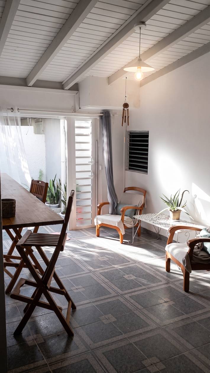 Freistehendes Haus mit Stadtblick - 110 m² in Basse-Terre, Guadeloupe
