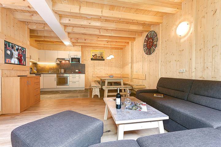 Ferienhaus für 10 Personen, mit Terrasse und Sauna sowie Ausblick in Tux - 4