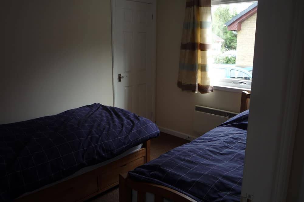 Well appointed detached bungalow with enclosed rear garden in Aviemore, Highlands
