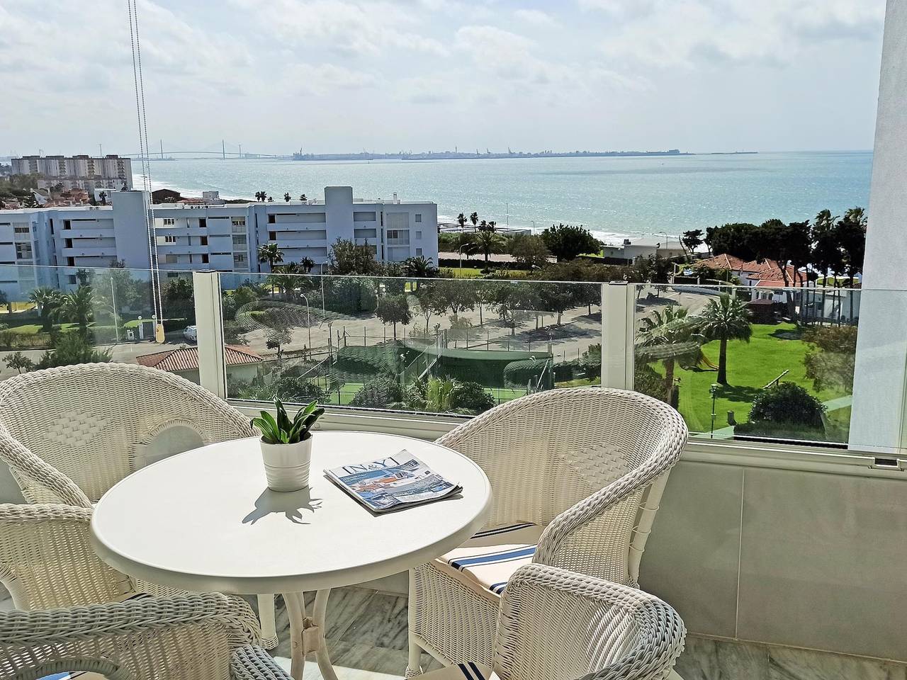 Ganze Ferienwohnung, Atemberaubende Aussicht auf das Meer, 300 m zum Strand in Playa De Las Redes, El Puerto de Santa María