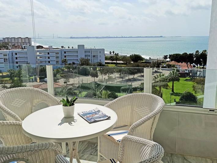 Apartamento para 5 personas, con terraza y vistas al mar, Se admiten mascotas en El Puerto de Santa María