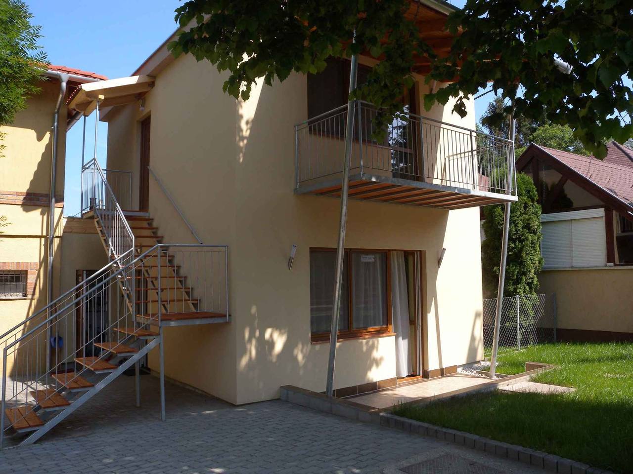 Entire holiday apartment, Holiday apartment with modern facilities only 120 meters from the beach  in Siófok, Siófoki region