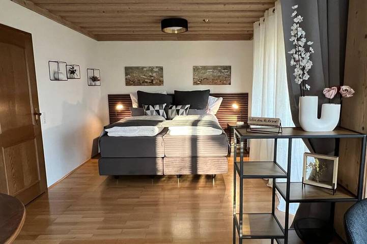 Ganze Wohnung, Gemütliche Ferienwohnung(60m2) mit Terrasse und Gartenblick in Leinburg, Frankenalb