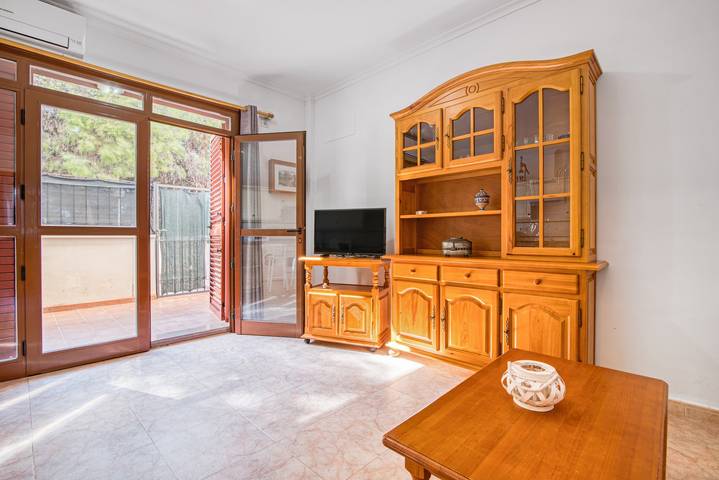 Apartamento entero, Apartamento vacacional "Bahía Azul" cerca de la playa con piscina compartida y Wi-Fi in El Palmar, Costa Blanca