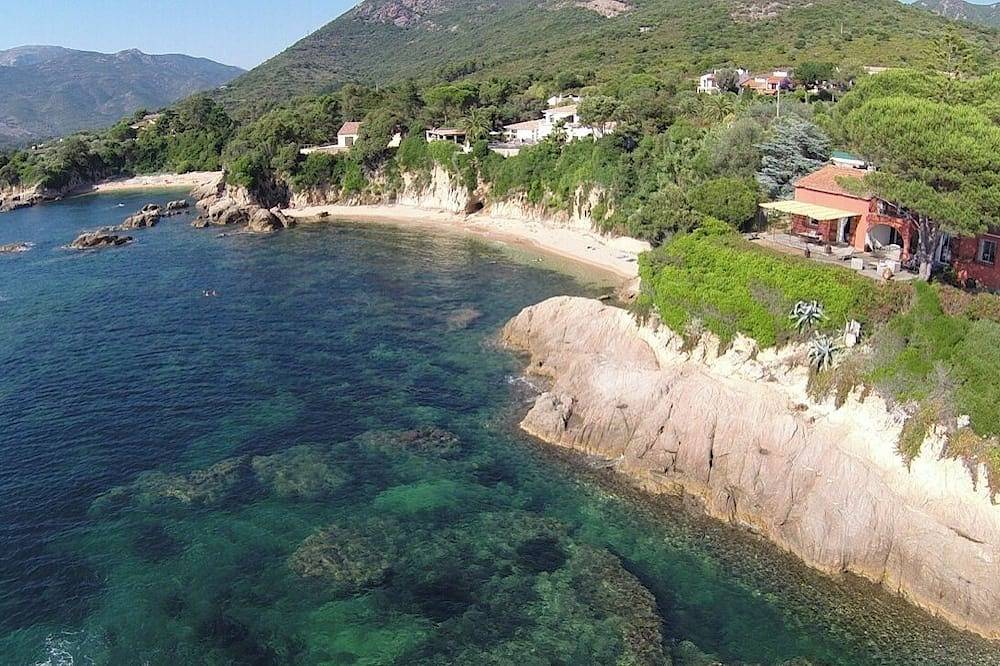 Rare! This summer, enjoy a \"Waterfront\" family home in Sagone... in Sagone, Coggia