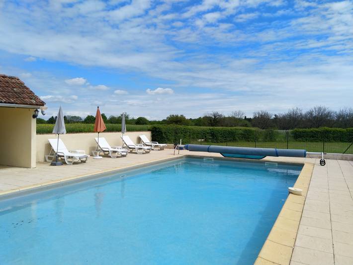 Gîte pour 7 personnes, avec piscine ainsi que terrasse et jardin, animaux acceptés en Dordogne - 2