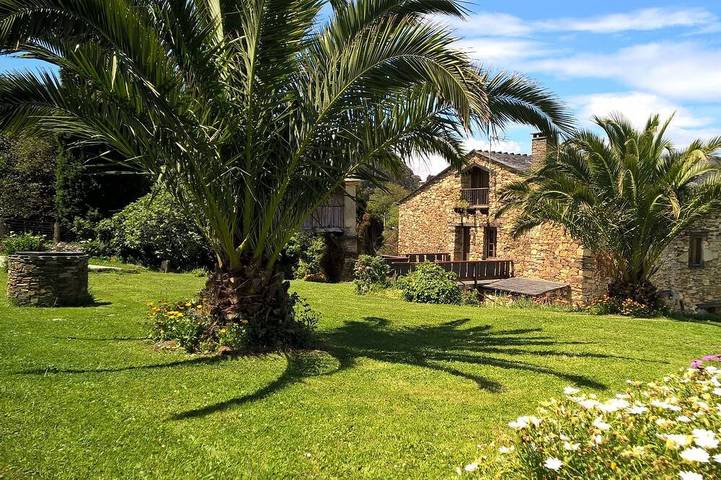 Gîte pour 8 personnes, avec Terrasse et Jardin