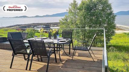 Ferienhaus für 8 Personen, mit Terrasse und Ausblick in Åram
