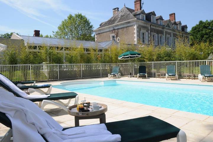 Hôtel pour 2 personnes, avec jardin ainsi que piscine et vue, animaux acceptés à Salbris - 2