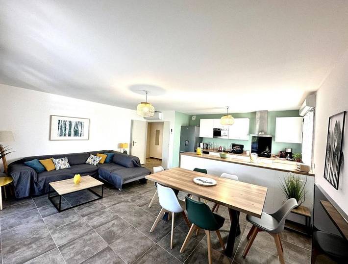 Appartement de vacances pour 6 personnes, avec piscine et terrasse