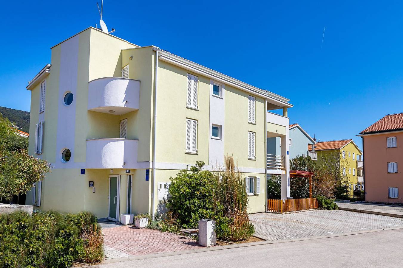 Apartamento entero, Nur 350 Meter zum Kieselstrand in Baska, Krk (isla)