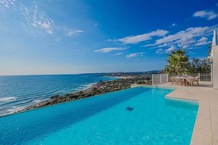 Gîte pour 12 personnes, avec Jardin et Piscine dans Plage Des Elephants - 2