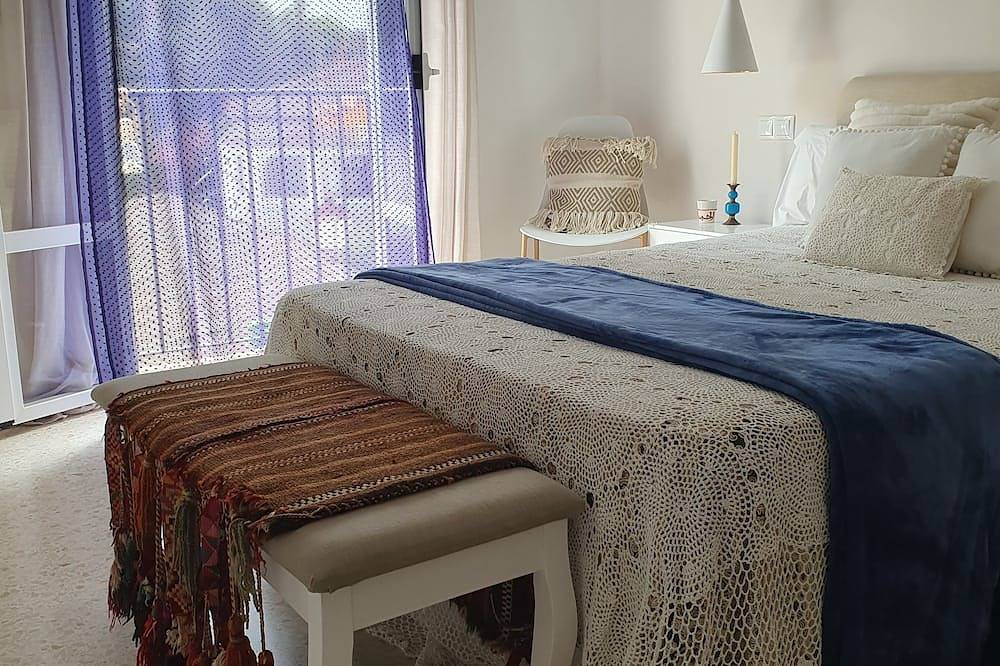 Entire apartment, Perfect Hideaway Home In The Forest in El Bosque, White Villages