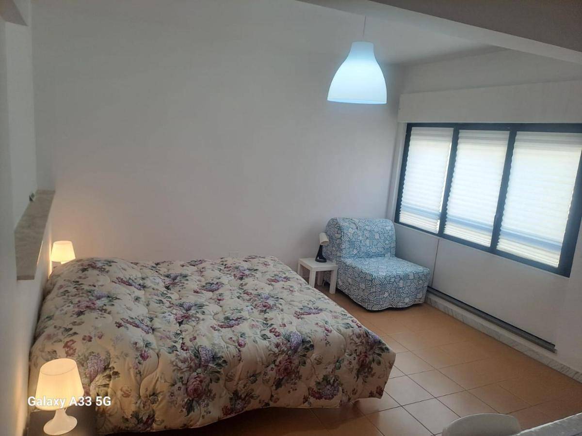 Large Double Room in Nettuno, Provincia di Roma