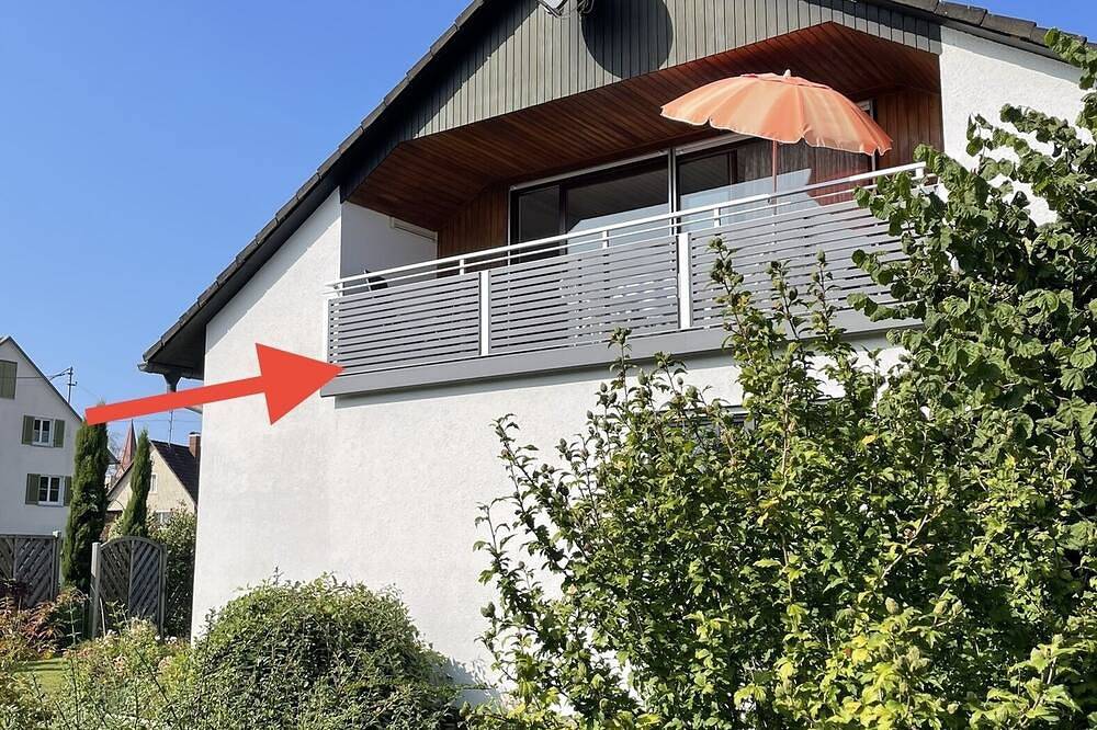 Ganze Wohnung, Ruhig gelegene Ferienwohnung mit Balkon - 4km vom Bodensee entfernt in Langenargen, Region Bodensee-Oberschwaben